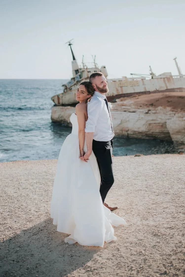 Couple near the Shipwreck ceremony location